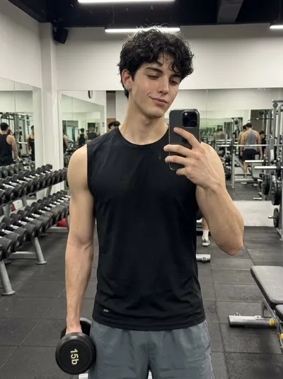Gym Mirror Selfie with a Dumbbell